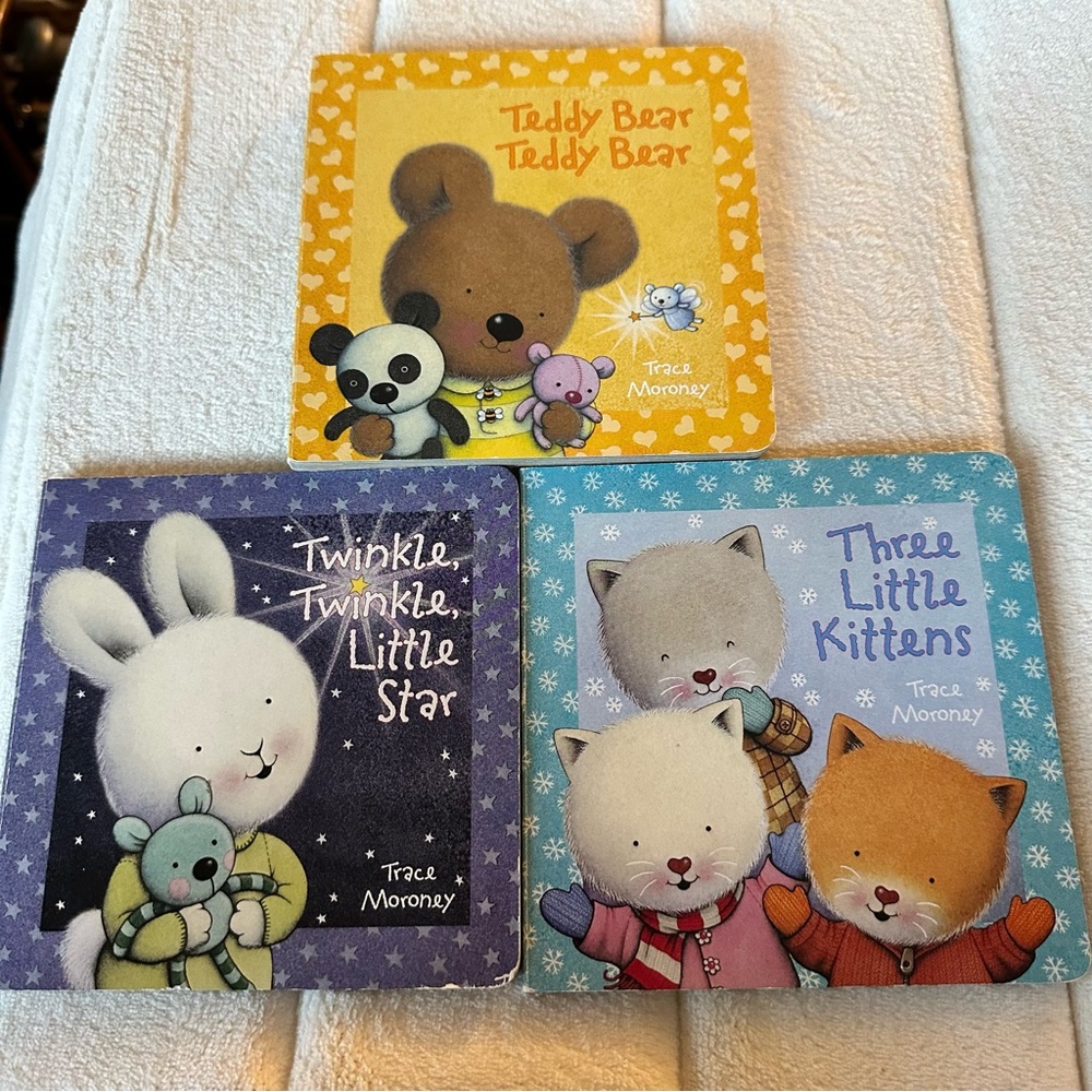 🧚‍♀️3/$12🧚‍♀️Board books set of 3
